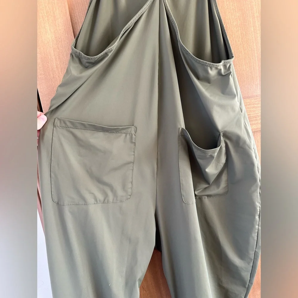 Halara Backless Multiple Pockets Ankle Length Casual Loose Tapered Jumpsuit LG - Picture 6 of 14